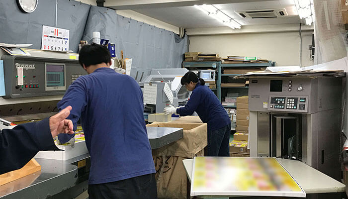 印刷所で働く皆さん